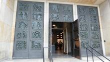 Otto Bussmann und Maria Schl�ter: Bronzeportal des Deutschen Bergbau-Museums (1953)